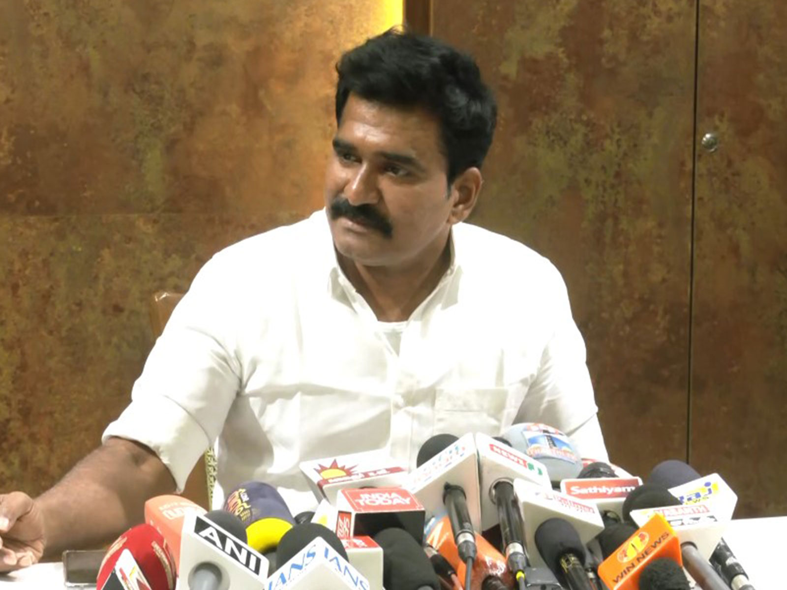 makkalvudagam